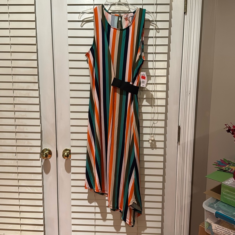 Harlow & Rose dress size large.